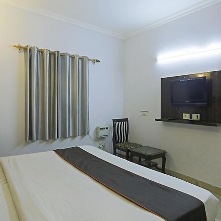 Airport Samara Inn New Delhi Exterior photo