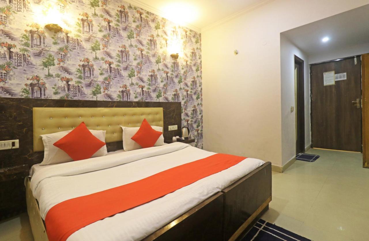 Airport Samara Inn New Delhi Exterior photo