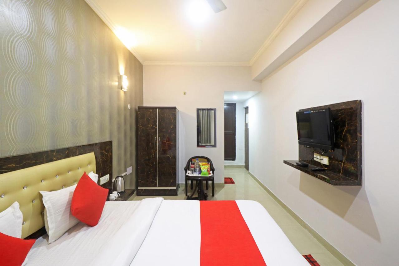Airport Samara Inn New Delhi Exterior photo